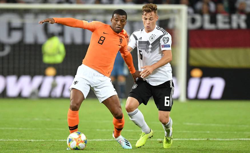 Hollands Georginio Wijnaldum gegen Deutschlands Joshua Kimmich in der EM-Quali (06.09.2019)