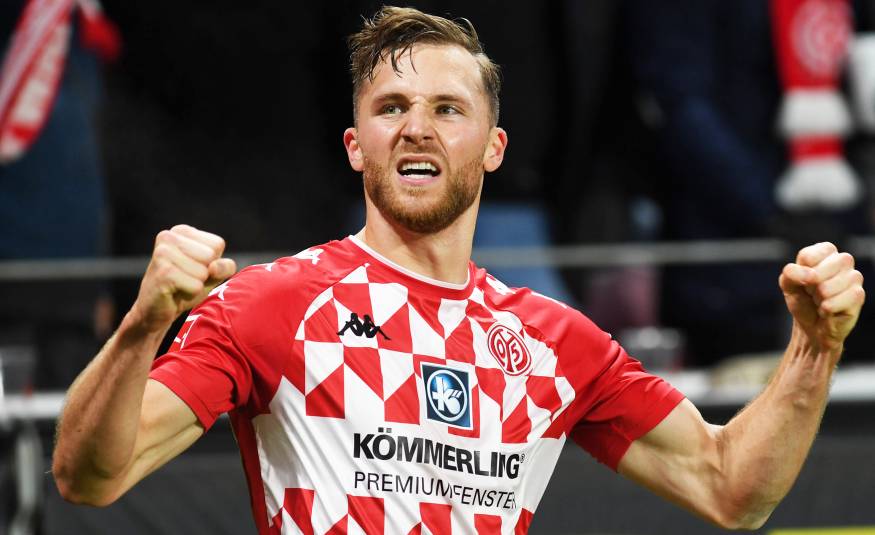 Silvan Widmer erzielte für Mainz gegen Gladbach ein Traumtor (05.11.2021)