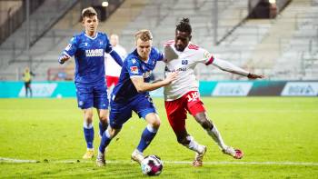 Karlsruher SC gegen Hamburger SV; Hinspiel (1:2); Marco Thiede und Bakery Jatta