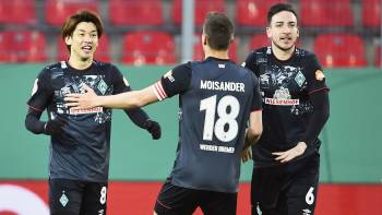Werder Bremen; Yuya Osako, Niklas Moisander und Kevin Möhwald (gegen Regensburg)