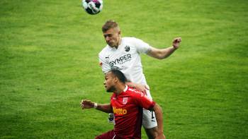 Sandhausen gegen Regensburg; (2:0); Jann George und Aleksandr Zhirov