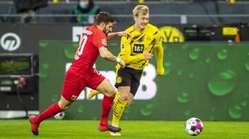 Borussia Dortmund gegen FC Augsburg (3:1); Bundesliga; Daniel Caligiuri und Julian Brandt