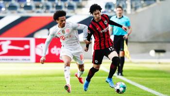 Eintracht Frankfurt gegen FC Bayern München (2:1); Bundesliga Leroy Sané und Daichi Kamada