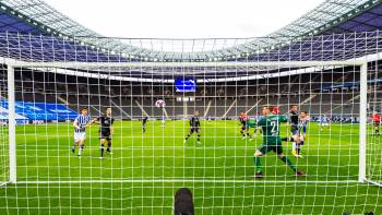 Hertha BSC gegen SC Freiburg (3:0); Bundesliga; Peter Pekariks Kopfballtor