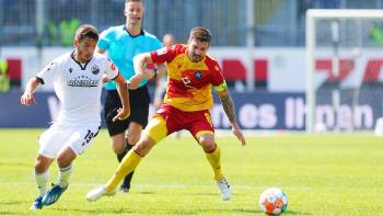 Bashkim Ajdini und Jérôme Gondorf beim 0:0 Sandhausen gegen Karlsruhe (14.08.2021)