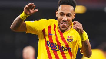 Pierre-Emerick Aubameyang schoss das vierte Tor für Barcelona in Neapel (24.02.2022)