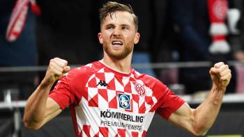 Silvan Widmer erzielte für Mainz gegen Gladbach ein Traumtor (05.11.2021)
